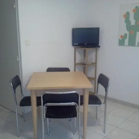 F1 A 150 Metres De La شقة كالفي