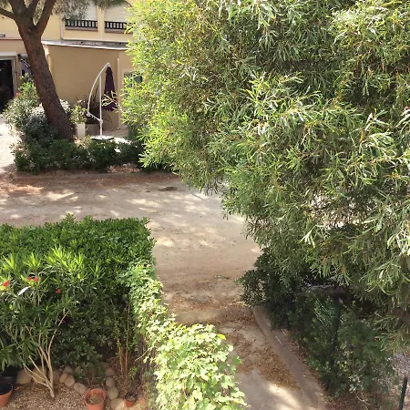 Appartement F1 A 150 Metres De La Calvi (Corsica)